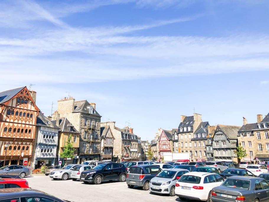 Nouveau ** Le Raffine Au Coeur De Guingamp ** Parking ภายนอก รูปภาพ